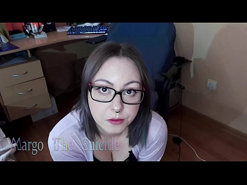 ❤️ Noia sexy amb ulleres xucla un consolador profundament davant la càmera ️❌ Sexe a nosaltres ca.pornfuror.ru ❌❤